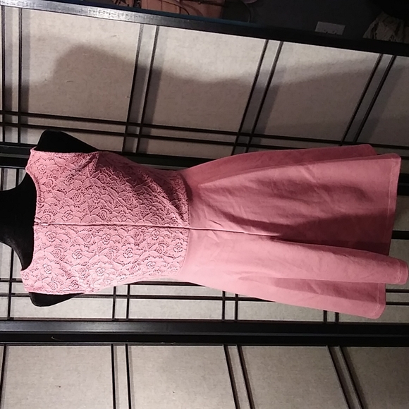 Altar'd State dress NWT! Size medium poly rayon dress perfect for spring - Picture 3 of 8